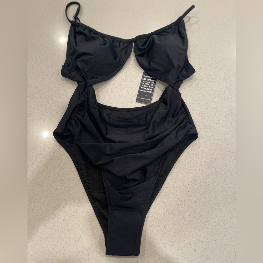 Blooming Jelly NWT Woman’s Black One Piece Swimsuit Size: Large